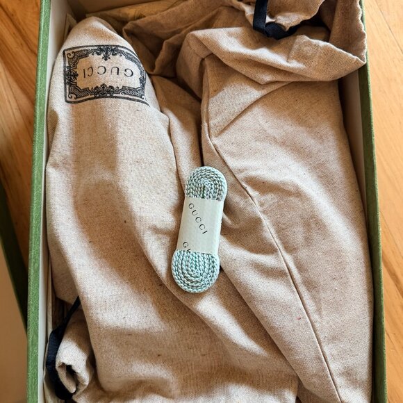 GUCCI Demetra GG Supreme Basket Low Top Sneakers - Picture 3 of 12